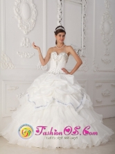 With Lace-up Pick-ups and Beading White and Beautiful sweetheart Ball Gown For 2013 Quinceanera San Vicente    El Salvador Style QDZY465FOR