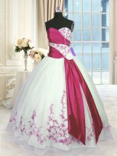 New Style White And Red Organza Lace Up Sweetheart Sleeveless Floor Length 15 Quinceanera Dress Embroidery and Sashes ribbons
