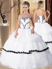  White Sleeveless Floor Length Beading and Embroidery Lace Up Vestidos de Quinceanera