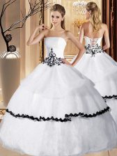  Ruffled Floor Length Ball Gowns Sleeveless White Quinceanera Dress Lace Up