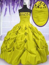  Strapless Sleeveless Taffeta Vestidos de Quinceanera Embroidery and Ruffled Layers Lace Up
