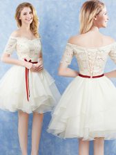 Romantic Off The Shoulder Short Sleeves Lace Up Vestidos de Damas Champagne Organza