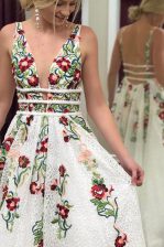 New Arrival Multi-color A-line Tulle V-neck Sleeveless Appliques Backless Prom Gown Sweep Train
