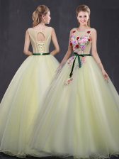 Best Organza Scoop Sleeveless Lace Up Appliques Vestidos de Quinceanera in Light Yellow