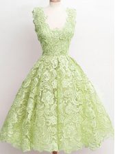  Sleeveless Lace Knee Length Zipper Dama Dress for Quinceanera in Yellow Green with Lace