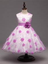 Graceful Knee Length White Girls Pageant Dresses Tulle Sleeveless Appliques