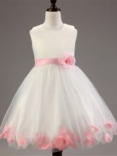 Scoop Sleeveless Little Girls Pageant Dress Wholesale Knee Length Appliques and Hand Made Flower White Tulle