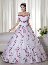  Off The Shoulder Short Sleeves Organza Quinceanera Dress Embroidery Lace Up