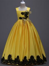  Sleeveless Taffeta Floor Length Zipper Little Girls Pageant Gowns in Yellow with Appliques and Bowknot