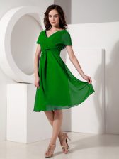 Elegant Green Empire Chiffon V-neck Short Sleeves Ruching Knee Length Zipper Prom Dress
