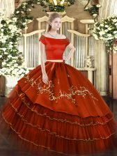  Rust Red Off The Shoulder Neckline Embroidery and Ruffled Layers Vestidos de Quinceanera Short Sleeves Zipper