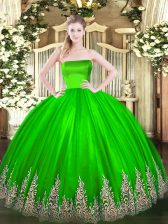  Tulle Strapless Sleeveless Zipper Appliques Quinceanera Dress in 