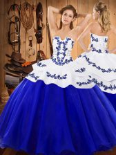 Fashionable Strapless Sleeveless Satin and Organza Sweet 16 Quinceanera Dress Embroidery Lace Up