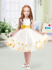 Designer White Tulle Zipper Flower Girl Dresses Sleeveless Knee Length Appliques and Belt
