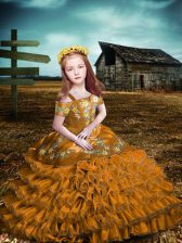 Excellent Off The Shoulder Short Sleeves Organza Little Girls Pageant Dress Wholesale Embroidery and Ruffled Layers Lace Up
