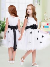  White Flower Girl Dress Wedding Party with Appliques and Hand Made Flower Scoop Sleeveless Zipper