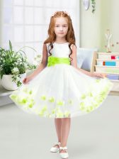 Fitting White Scoop Neckline Appliques and Belt Flower Girl Dress Sleeveless Zipper