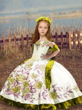 Cute White Ball Gowns Satin Off The Shoulder Sleeveless Embroidery Floor Length Lace Up Little Girls Pageant Gowns
