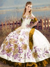  Off The Shoulder Sleeveless Satin Sweet 16 Dress Embroidery and Ruffles Lace Up