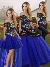  Royal Blue Off The Shoulder Lace Up Embroidery Quinceanera Dresses Sleeveless