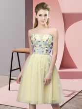 Captivating Appliques Vestidos de Damas Yellow Lace Up Sleeveless Knee Length
