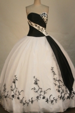 Fashionable Ball Gown Sweetheart Floor-length White Satin Embroidery Quinceanera Dress Style FA-L-193