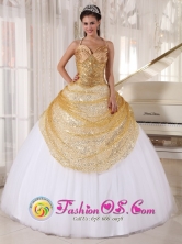 V-neck Champagne and White Wholesale 2013 Quinceanera Dress Appliques Spaghetti Straps Halter top Tulle and Sequin Ball Gown In Guarambare Paraguay Style PDZY721FOR 