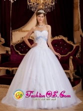 2013 Maringa Brazil Hand Made Strapless Beading White Romantic Quinceanera Dress With Sweetheart Neckline Style QDZY127FOR