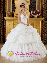 Parral Chile Remarkable Strapless  White Quinceanera Dress Beaded Decorate For Formal Style QDZY206FOR