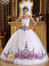 Morti Panama Embroidery Discount White Tulle Strapless Quinceanera Dress For 2013 Custom Made   Ball Gown in Summer Style  QDZY225FOR