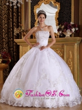 Customized Embroidery with Beading Decorate Lace White Quinceanera Dress In Patarra Costa Rica Style QDZY098FOR