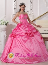 Beading and Flowers Decorate 2013 Silvania Colombia Wholesale Modest Hot Pink Quinceanera Dress With Sweetheart Neckline Style QDZY743FOR