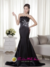 Mermaid Strapless Appliques Decorate Brush Train Satin Black Mysterious Prom Dress in Quillacollo Bolivia Style MLXN164FOR